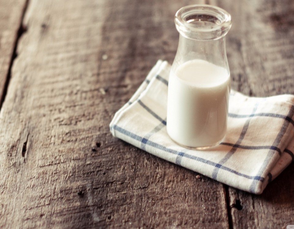 milk_bottle-wallpaper-1366x768